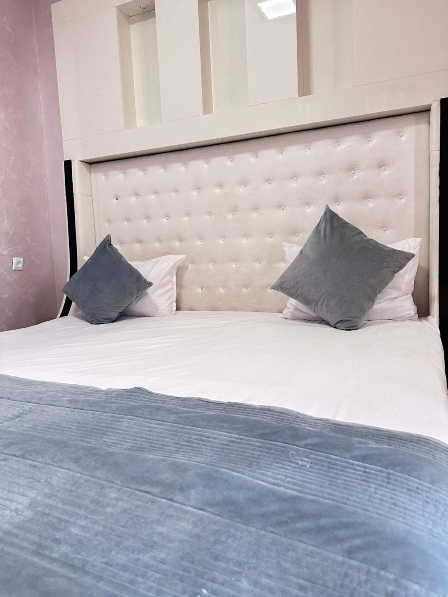 Yerevan Hotel エクステリア 写真