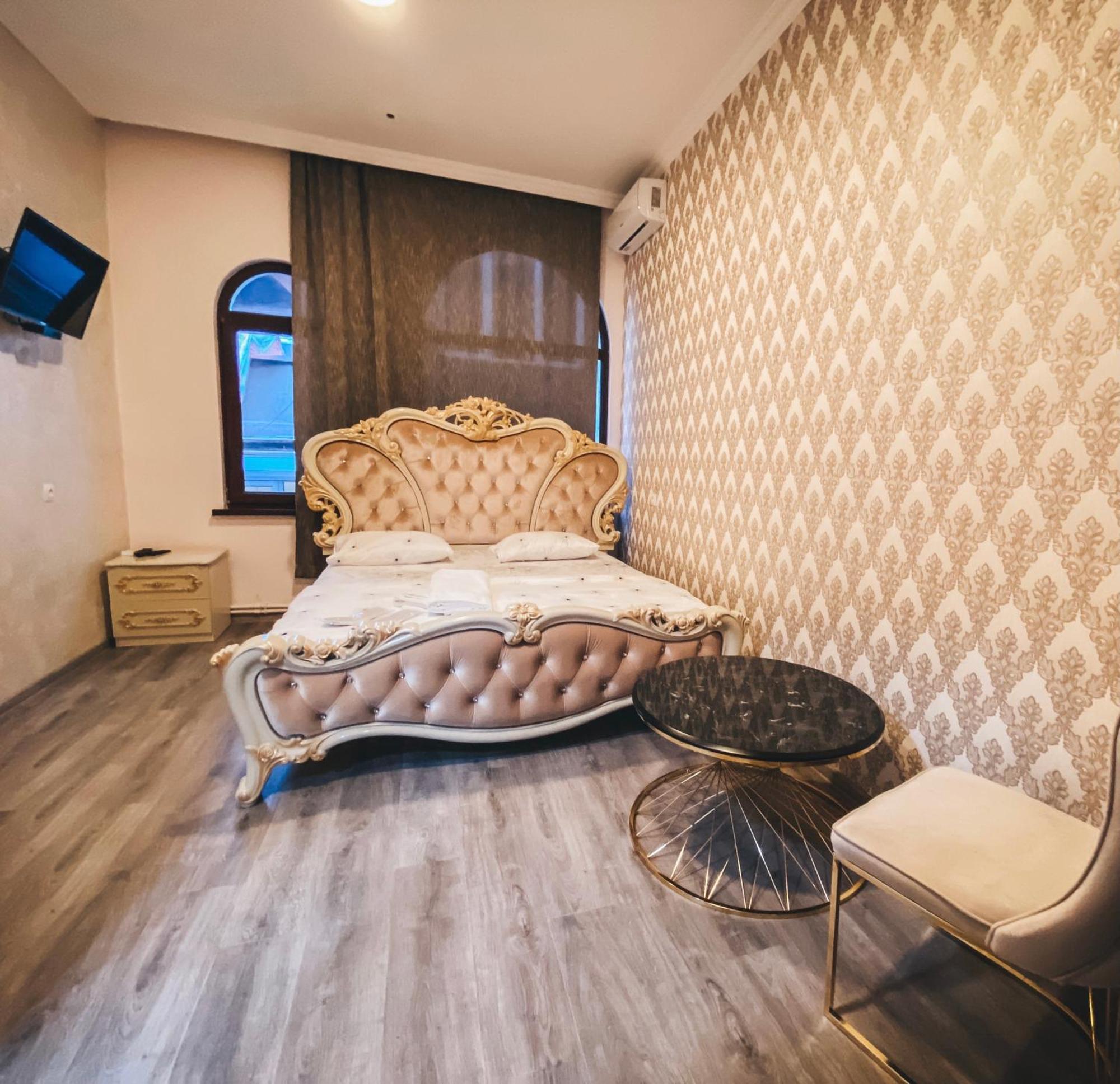 Yerevan Hotel エクステリア 写真