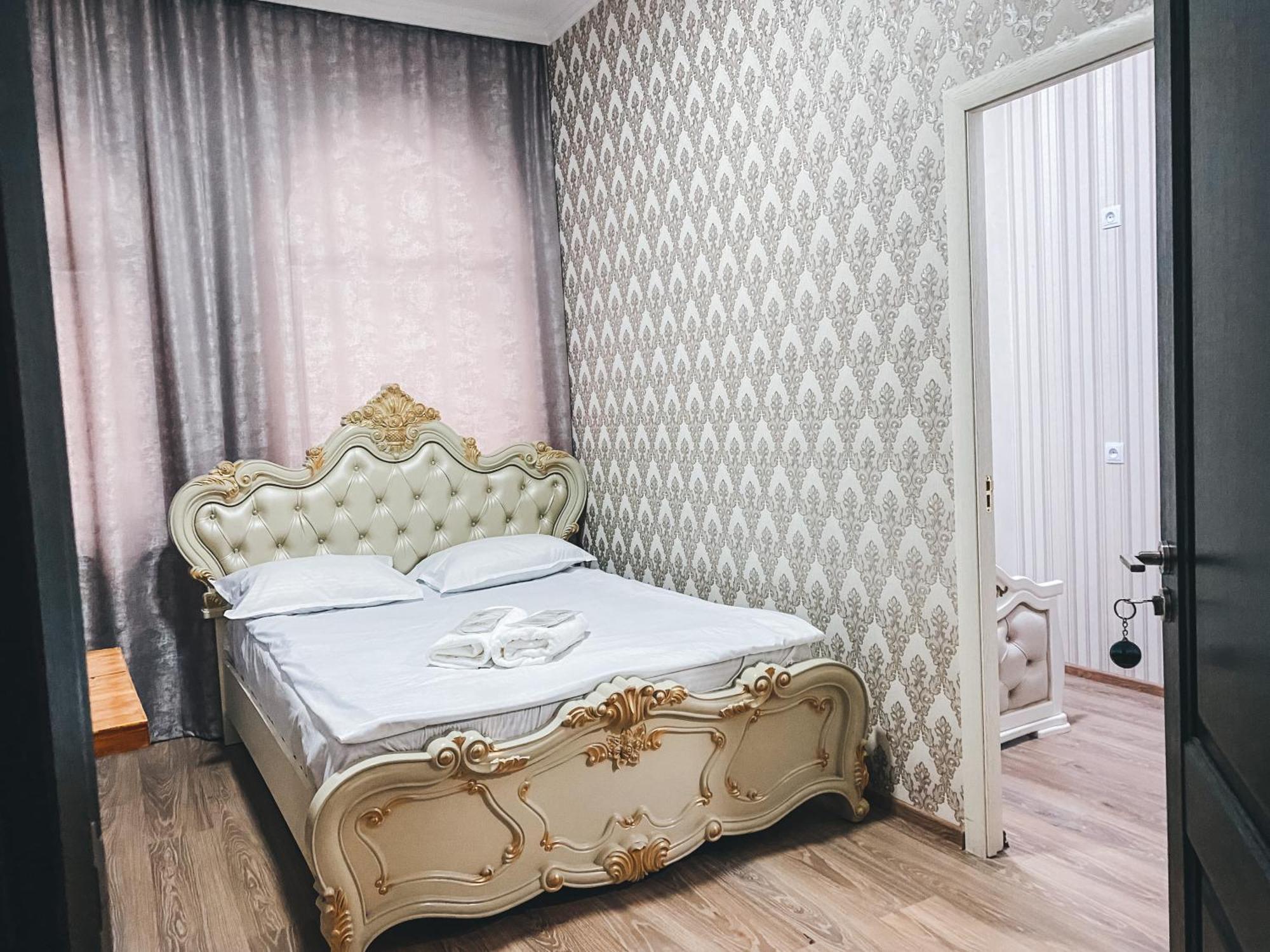 Yerevan Hotel エクステリア 写真