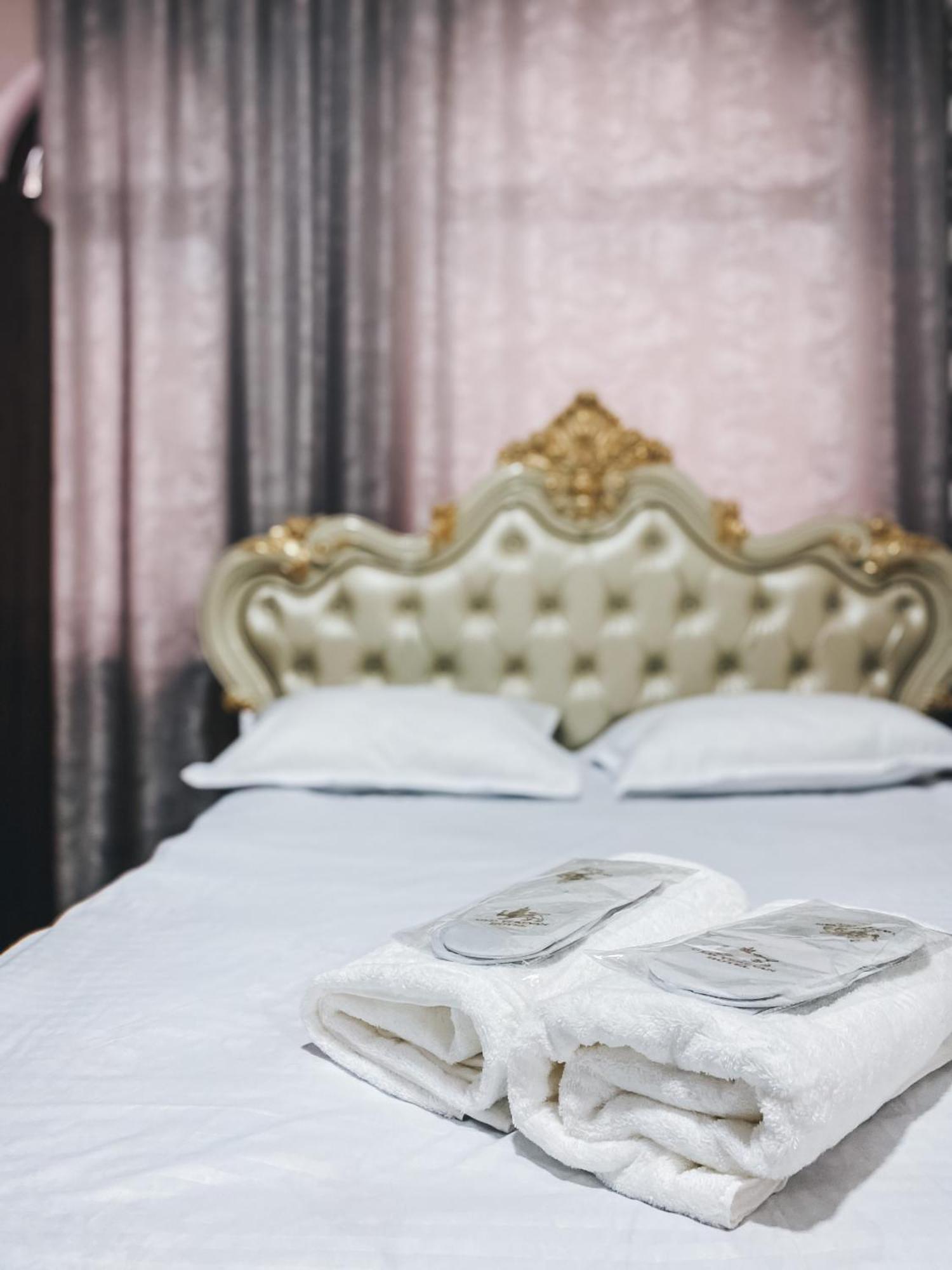 Yerevan Hotel エクステリア 写真