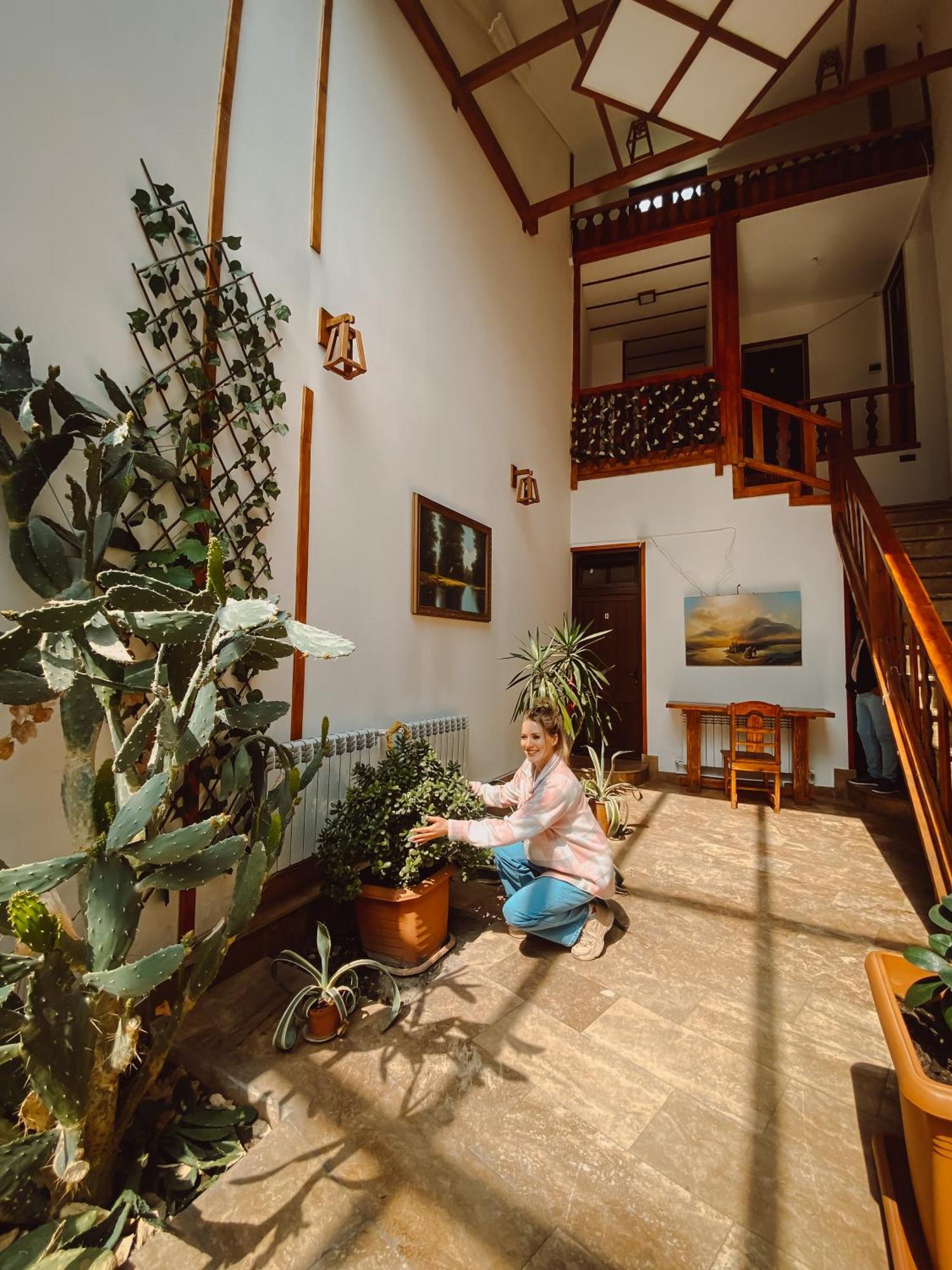 Yerevan Hotel エクステリア 写真